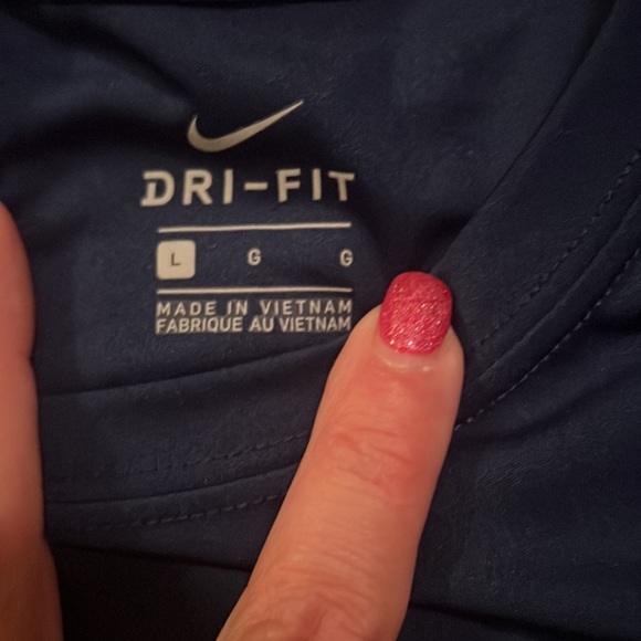Boys like new T-shirt’s. Nike size L. - Picture 4 of 5